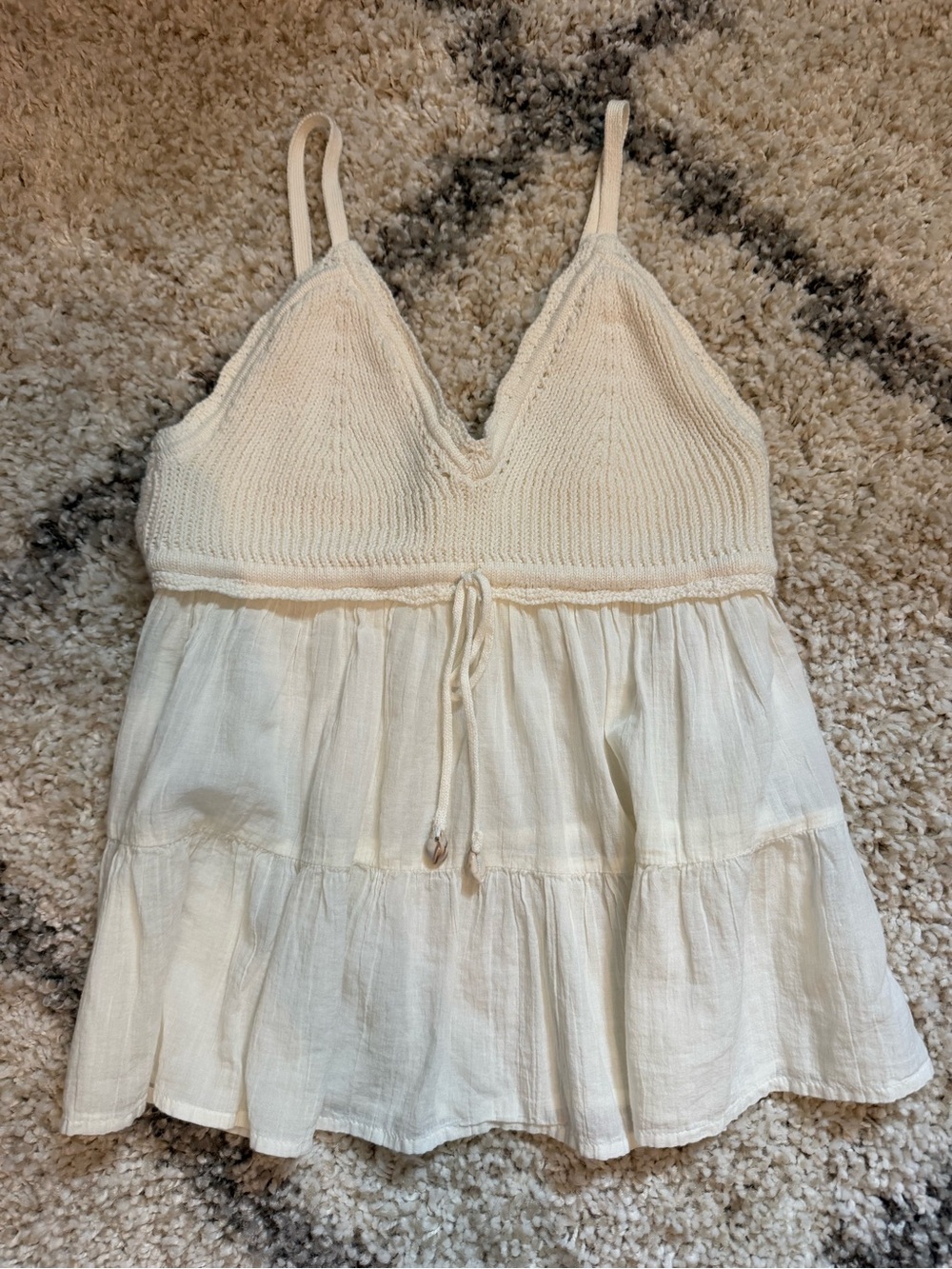 2 Hollister Layered Knit & Polyester Tanks, Navy and Cream  Bundle Size M - Picture 6 of 6